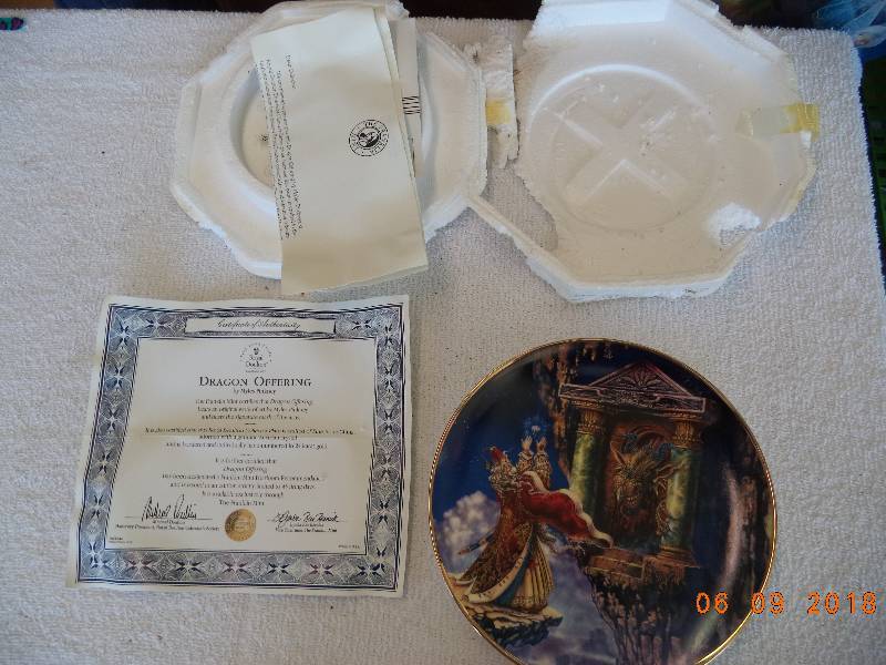lot 1073 image: Royal Doulton Plate   Dragon Offering