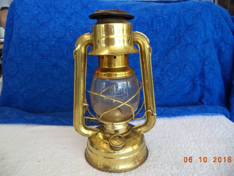 lot 1107 image: Dietz Lantern   Railroad Style  76