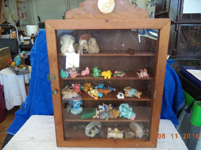 lot 1230 image: Wood Shadow Box AND Contents