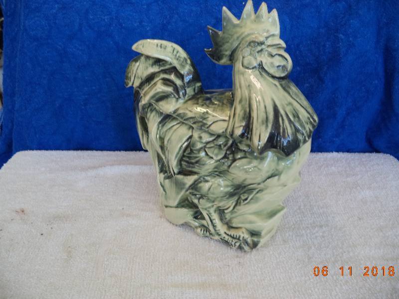 lot 1233 image: Vintage Rooster Cookie Jar