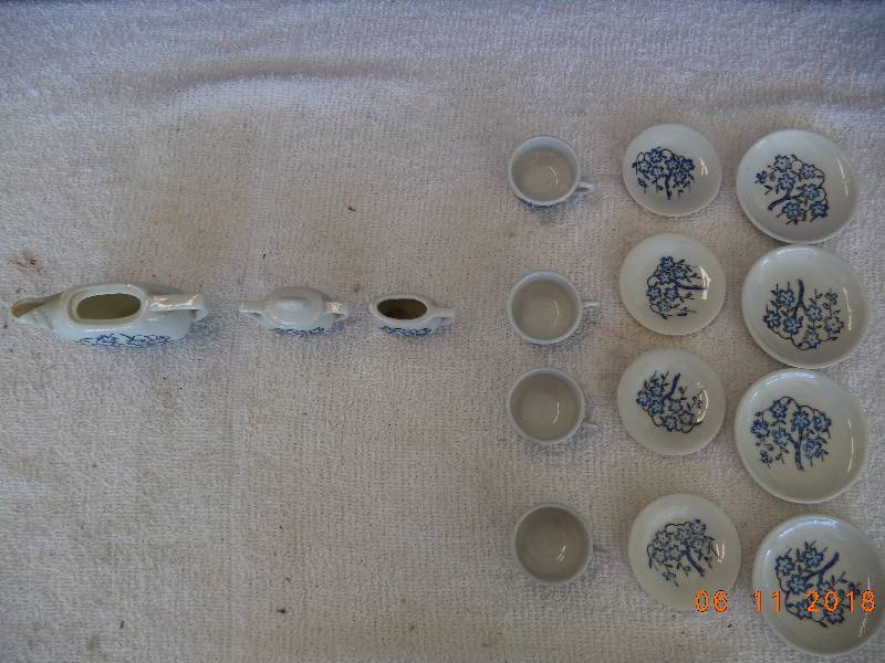 lot 1234 image: Tea Set-  Made in Japan