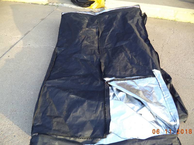 lot 2282 image: Grow Tent  4x4x6.5