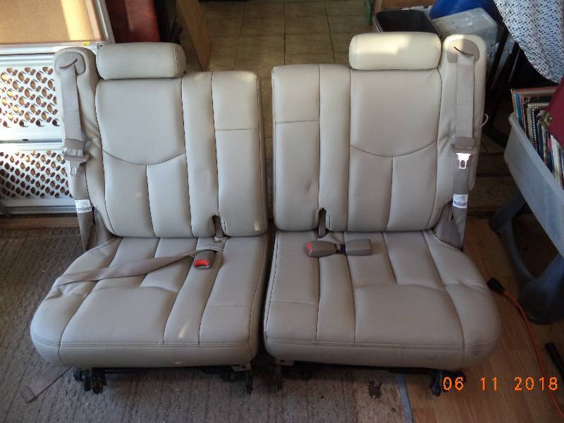 lot 2283 image: YukonSuburbanEscalade-  3rd Row Seats-  EXPENSIVE-  Rat Rod 