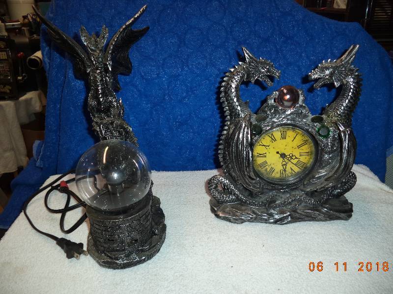 lot 2295 image: Dragon Lot- Lamp and Light
