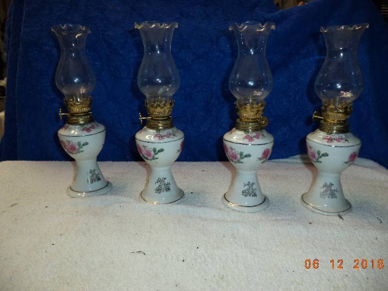lot 2317 image: Lot of 4 Decorative Oil Lamps
