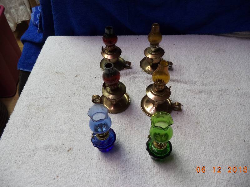 lot 2318 image: 6 Small Decorative Oil Lamps