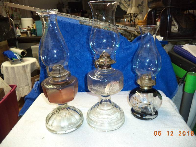 lot 2319 image: Large Glass Oil Lamps-3