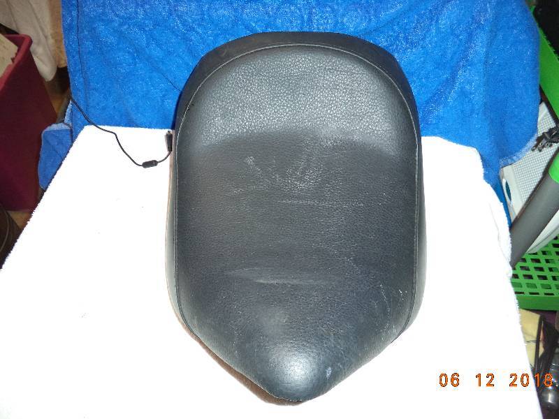 lot 2324 image: Motor Cycle Seat  Unknown