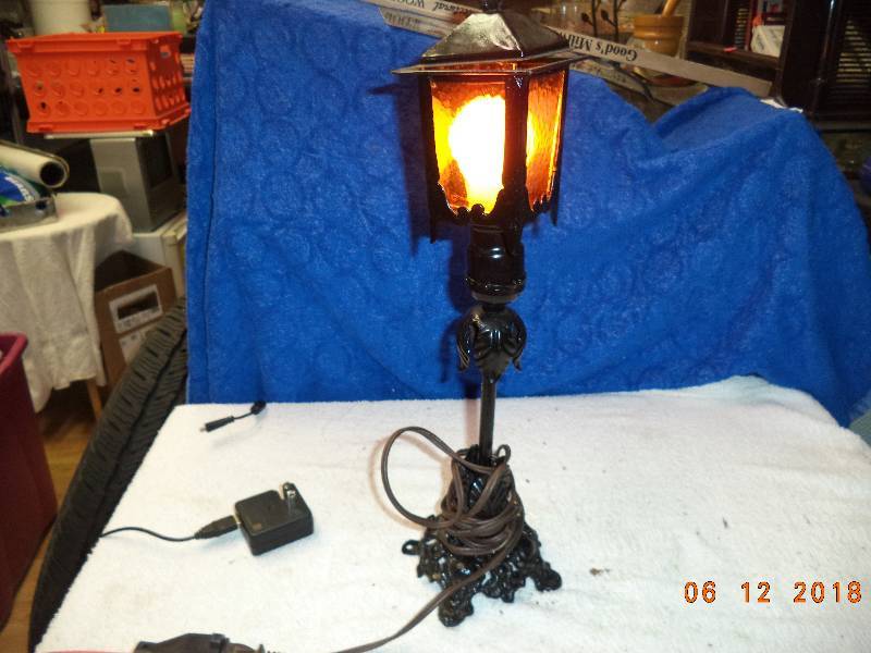 lot 2328 image: Cool Ole lamp- Street Light Style- Electric Working