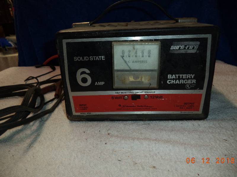 lot 2329 image: 6 Amp Battery Charger