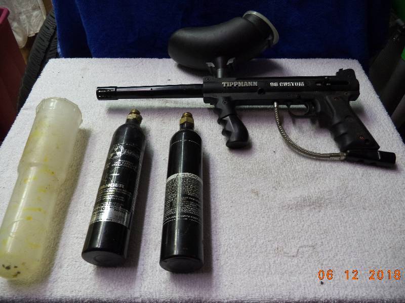 lot 5007 image: Tippman Paintball Gun- CO2 Cannisters-2