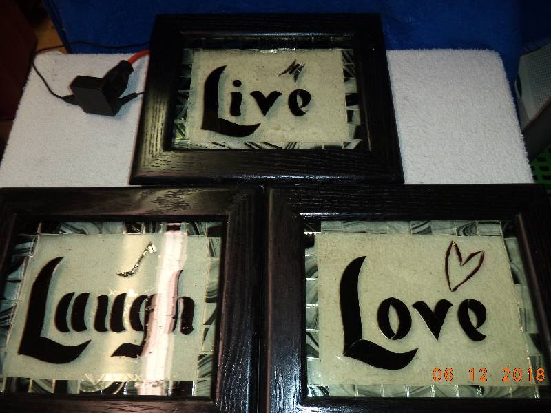lot 5021 image: Live Laugh Love Lot- Wall Hangers Decor