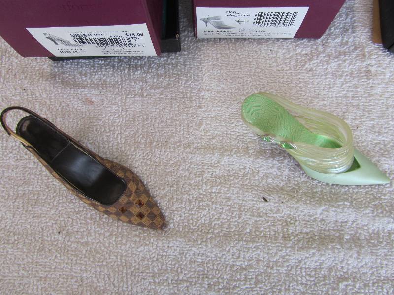 lot 1013 image: Just The Right Shoe Figurines- Collectibles-  Check It Out and Mint Jubilee