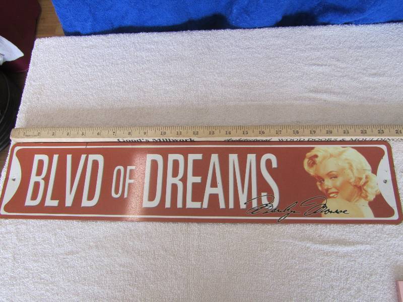 lot 549 image: Marilyn Monroe Themed Street Sign