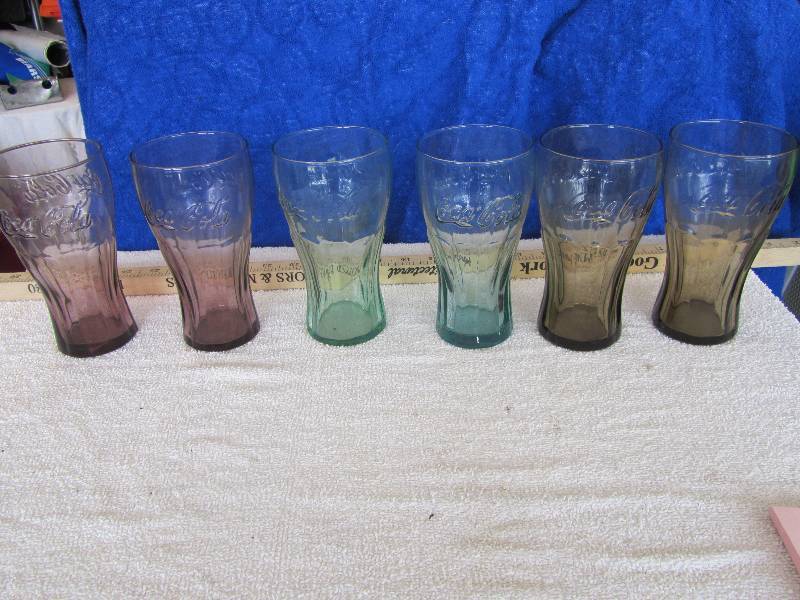 lot 557 image: 6 Coca Cola Coke Soda Fountain Style Glasses- 3 Different Colors