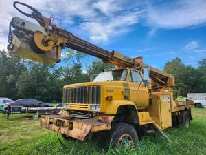 lot 3711 image: 1986  GMC C7D042 - Tel-Electronic Utility Truck w Boom and Bucket