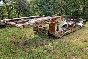 lot 3739 image: Drive Over Trailer
