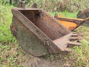 lot 19468 image: 24-inch 5-tooth Excavator Bucket