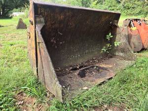 lot 19469 image: 84-inch Quick-Attach Bucket