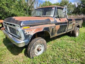 lot 3718 image: 1973  Ford F-250 Pickup Truck