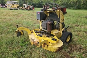 lot 3753 image: Great Dane Zero Turn Stand On Radius Mower  Model GDSZ17KA