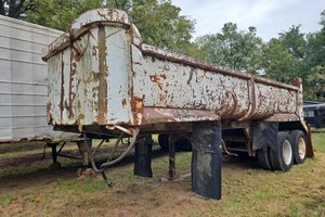 lot 3758 image: Hobbs Goose Neck Trailer - Tank Dump Bed Agricultural Implement  Model F5H-EP740