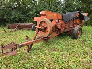 lot 13371 image: New Holland Hayliner  Model 273