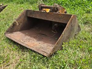 lot 19484 image: 30-inch Excavator Bucket