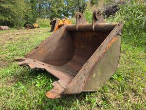 lot 19486 image: 36-inch Excavator Bucket