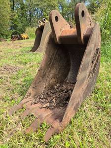 lot 19488 image: 17-inch Excavator Bucket