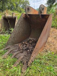 lot 19496 image: 24-inch Excavator Bucket
