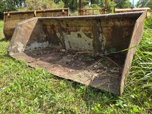 lot 19499 image: 66.5- inch Loader Bucket