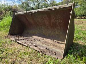 lot 20678 image: 76-inch Loader Bucket