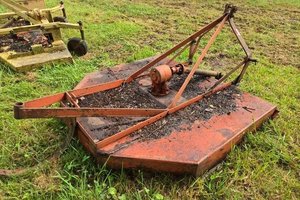 lot 20684 image: 60-inch Bush Hog  Rotary Cutter Tractor Attachment