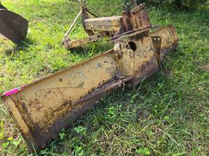 lot 20686 image: 84-inch 3-point Rear Tractor Grader Blade