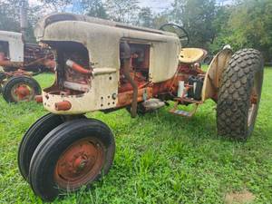 lot 3735 image: Case 300 Tricycle Tractor&nbsp