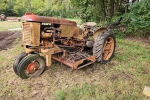 lot 9368 image: Case VAC Tricycle Belly Mower With Side Discharge Rake
