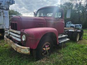 lot 3732 image: International Harvester Cab-Over Flatbed Truck Chassis