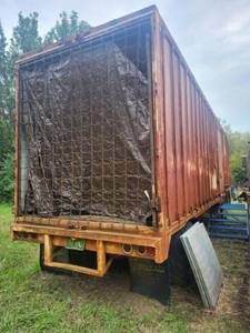 lot 4233 image: Kentucky Trailers Enclosed Cargo Trailer w Cargo Gate