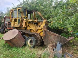 lot 4242 image: International Harvester Series 8 Crawler Dozer w Bucket
