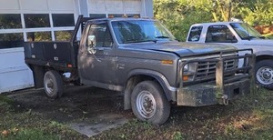 lot 2159 image: 1986  Ford F-250 Diesel Pickup Truck w Utility Bed