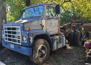 lot 2163 image: 1984 International S-Series Cab-Over Truck