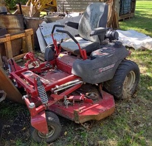 lot 2174 image: Zero-Turn Radius Ferris Lawn Mower