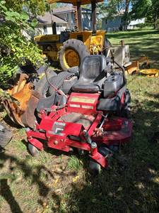 lot 2178 image: Ferris Zero Turn Radius Mower w Kohler Engine