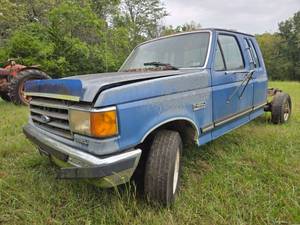 lot 4230 image: Ford F-250 Crew Cab Pickup Truck w Diesel Engine
