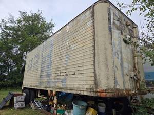 lot 4238 image: Commercial Trailer with Assorted Air Conditioners and More