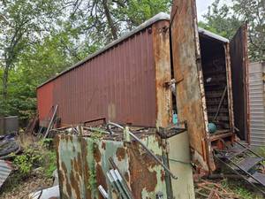 lot 4239 image: Trailer and Assorted Contents