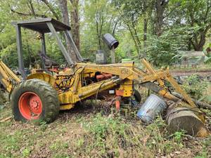 lot 4245 image: Case Backhoe Loader w Excavator Bucket & Hydraulic Thumb