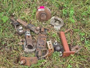 lot 20699 image: Trailer Hitch Hardware Assembly Components