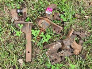 lot 20706 image: Tractor Hitch Coupler Assembly w Ball Mount